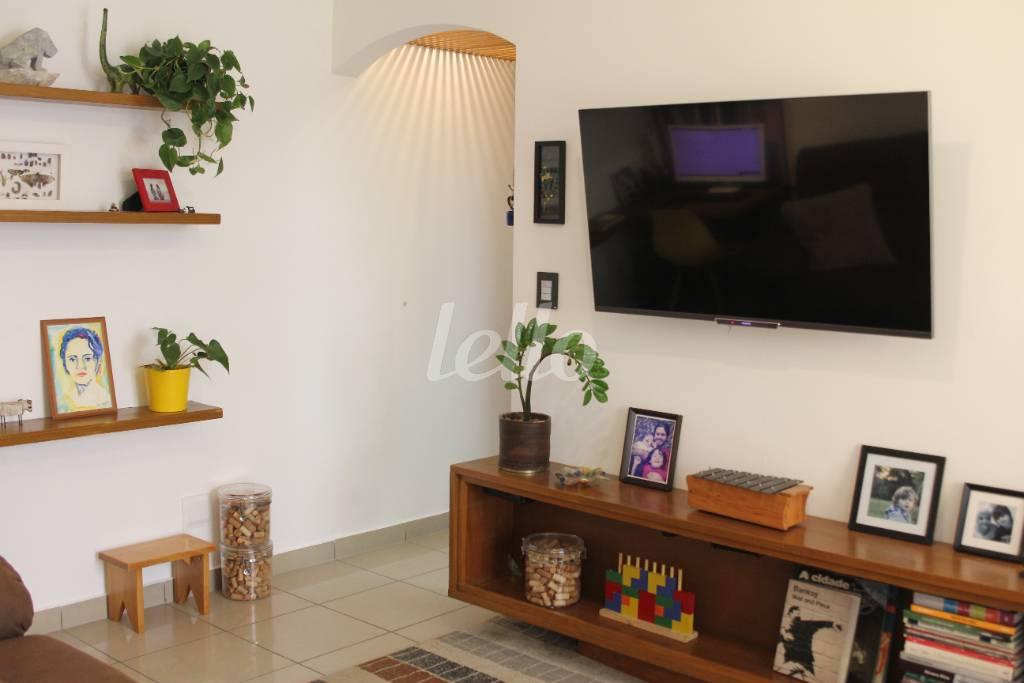 SALA DOIS AMBIENTES de Apartamento à venda, Padrão com 65 m², 2 quartos e 1 vaga em Vila Ipojuca - São Paulo