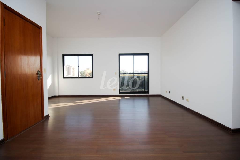 LIVING de Apartamento à venda, Duplex com 269 m², 4 quartos e 4 vagas em Vila Mariana - São Paulo
