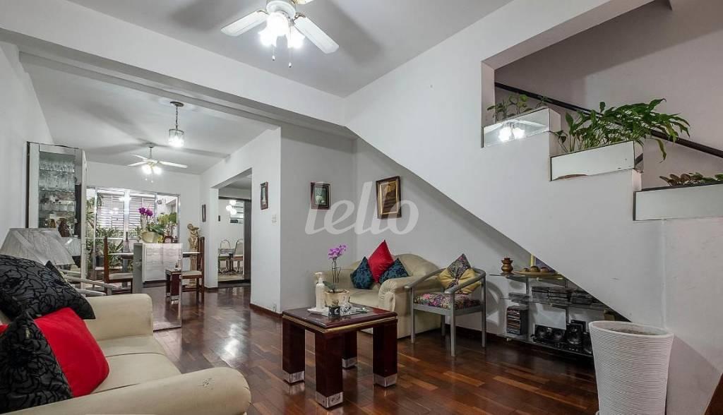 SALA DOIS AMBIENTES de Casa à venda, de vila - sobrado com 180 m², 4 quartos e 2 vagas em Pinheiros - São Paulo
