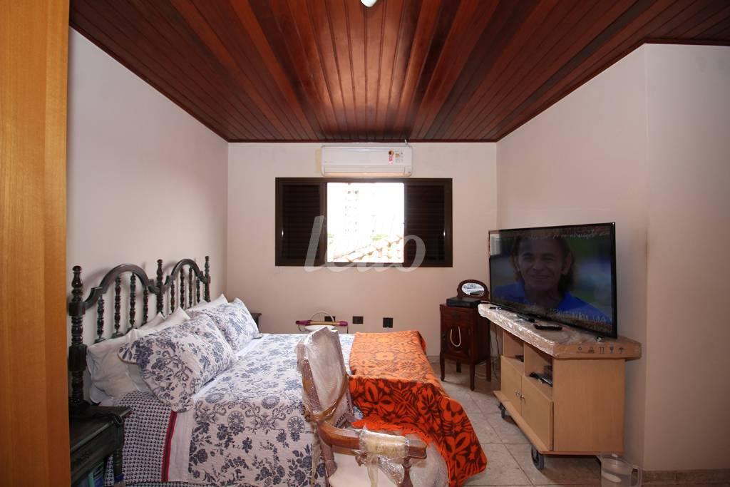 EDÍCULA de Casa à venda, sobrado com 450 m², 3 quartos e 4 vagas em Saúde - São Paulo