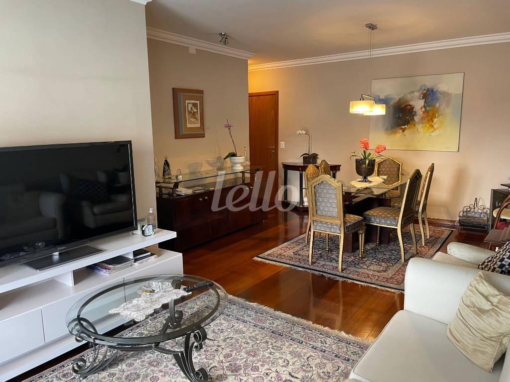 LIVING de Apartamento à venda, Padrão com 133 m², 3 quartos e 2 vagas em Mirandopolis - São Paulo