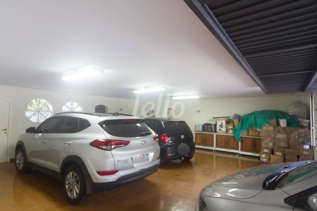 GARAGEM de Casa à venda, sobrado com 577 m², 5 quartos e 4 vagas em Jardim São Bento - São Paulo