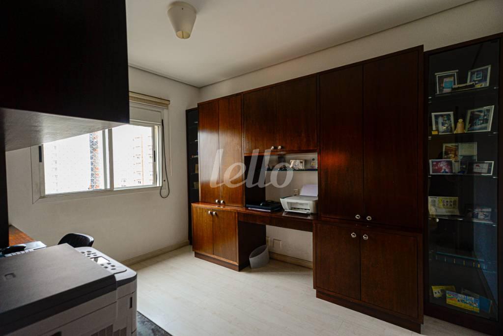 DORMITÓRIO 2 de Apartamento à venda, cobertura - Padrão com 346 m², 4 quartos e 5 vagas em Vila Mariana - São Paulo