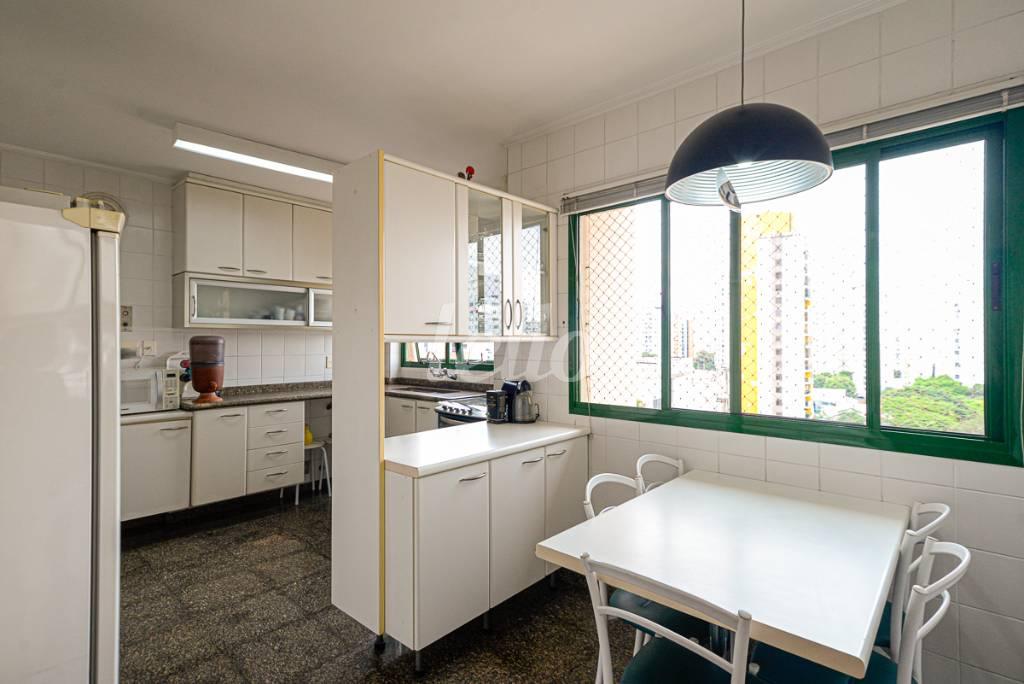 COPA de Apartamento à venda, cobertura - Padrão com 346 m², 4 quartos e 5 vagas em Vila Mariana - São Paulo