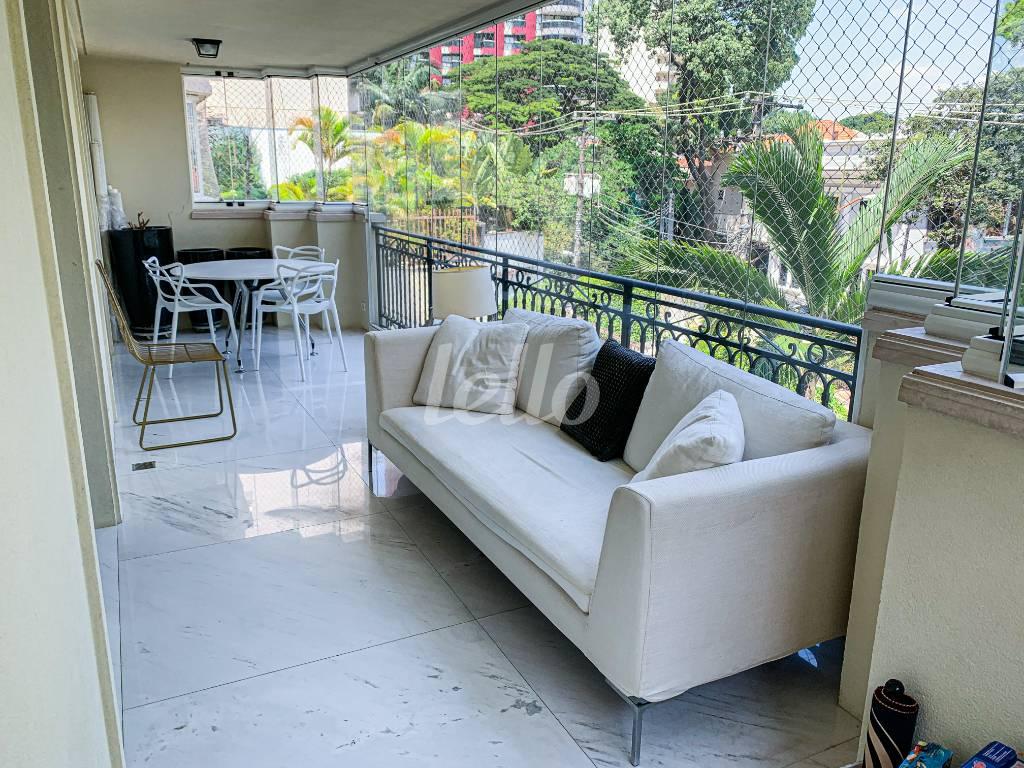 SACADA de Apartamento à venda, Padrão com 292 m², 3 quartos e 4 vagas em Higienópolis - São Paulo