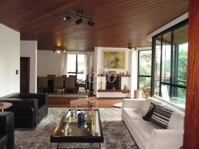 SALA de Apartamento à venda, Padrão com 185 m², 4 quartos e 3 vagas em Indianópolis - São Paulo