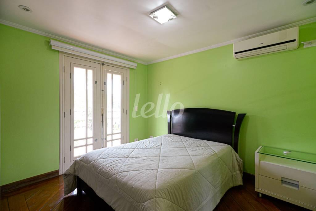 SUITE 2 de Casa à venda, sobrado com 420 m², 4 quartos e 6 vagas em Jd. Leonor M. de Barros - São Paulo