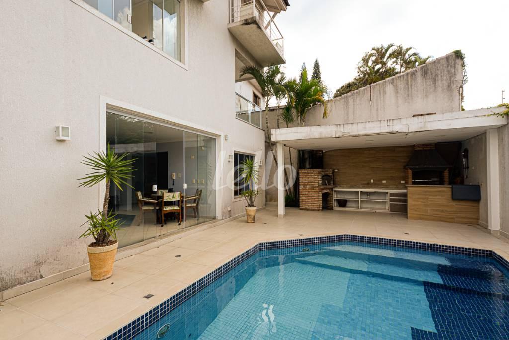 PISCINA de Casa à venda, sobrado com 420 m², 4 quartos e 6 vagas em Jd. Leonor M. de Barros - São Paulo