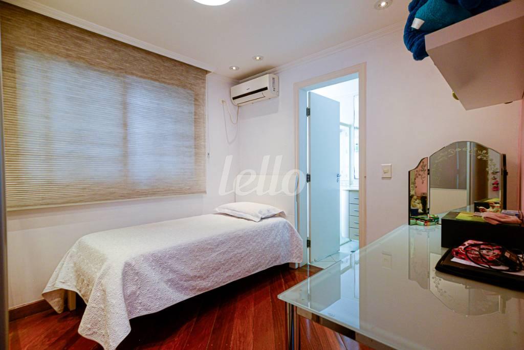 SUITE 1 de Casa à venda, sobrado com 420 m², 4 quartos e 6 vagas em Jd. Leonor M. de Barros - São Paulo