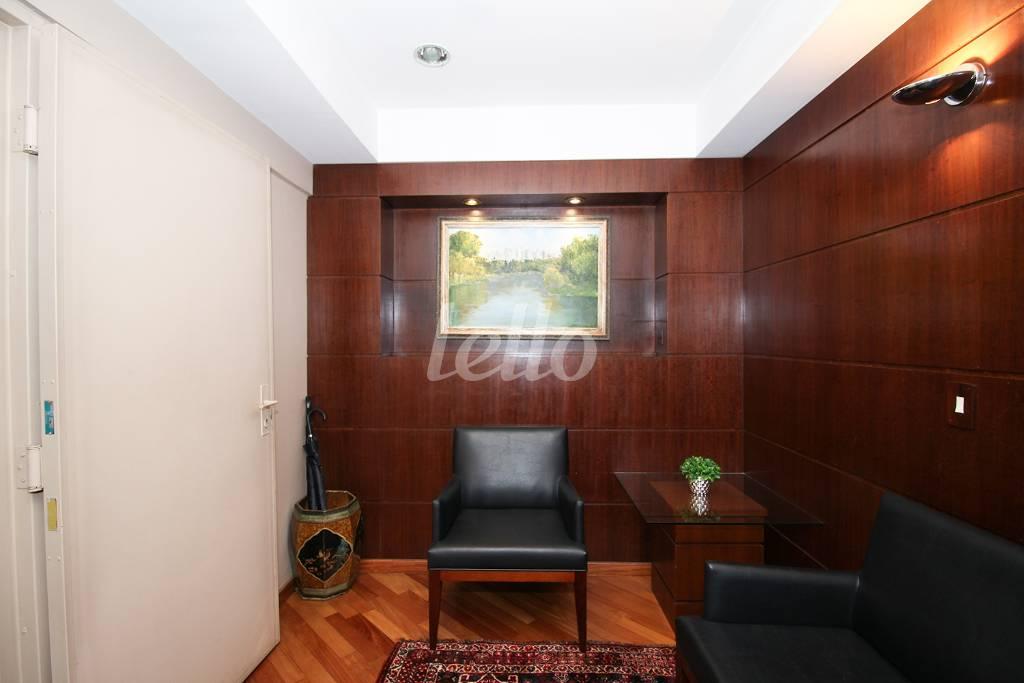 RECEPÇÃO de Sala / Conjunto à venda, Padrão com 65 m², e em Bela Vista - São Paulo