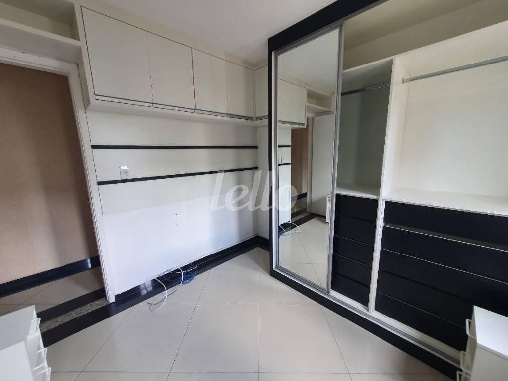 QUARTO de Apartamento à venda, Padrão com 220 m², 3 quartos e 2 vagas em Vila Gilda - Santo André