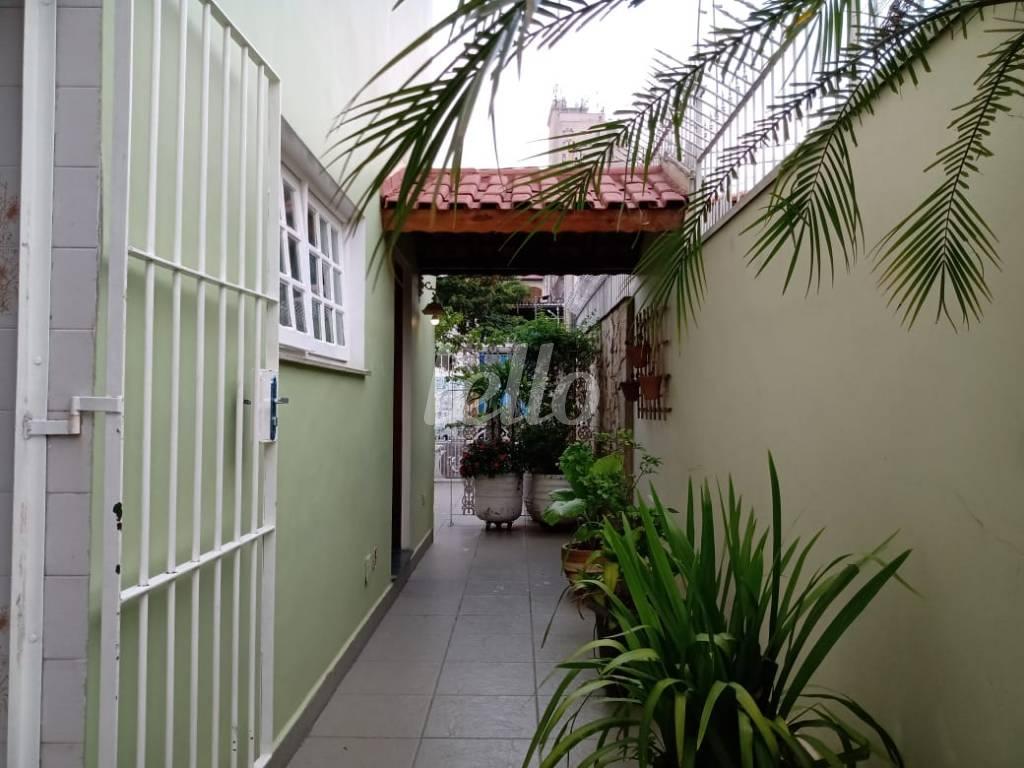 CORREDOR LATERAL de Casa à venda, sobrado com 220 m², 4 quartos e 3 vagas em Vila Monte Alegre - São Paulo