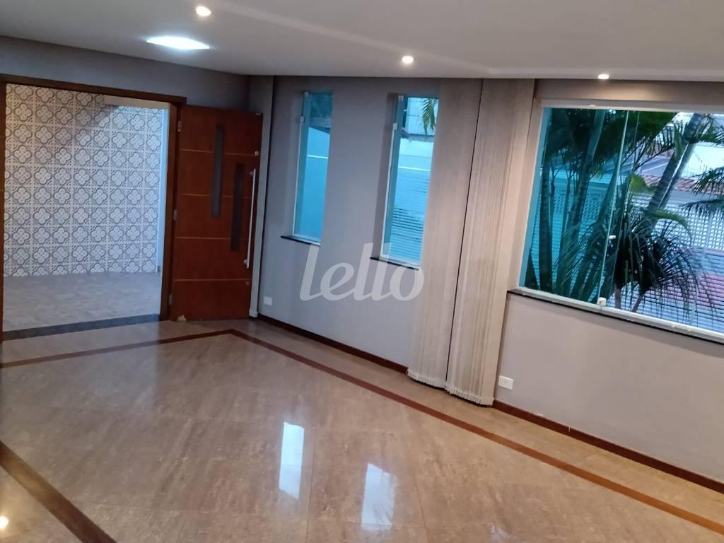 SALA de Casa à venda, sobrado com 290 m², 4 quartos e 6 vagas em Jardim Brasilândia - São Bernardo do Campo