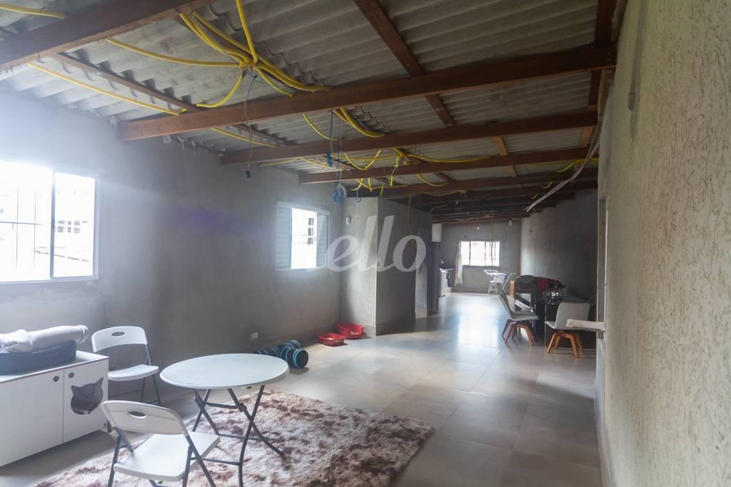 SALÃO de Casa para alugar, sobrado com 200 m², 2 quartos e 2 vagas em Vila Alpina - São Paulo