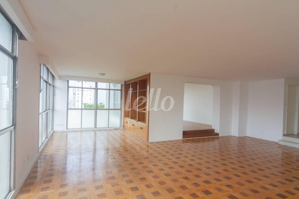 SALA de Apartamento para alugar, Padrão com 400 m², 4 quartos e 3 vagas em Jardim América - São Paulo