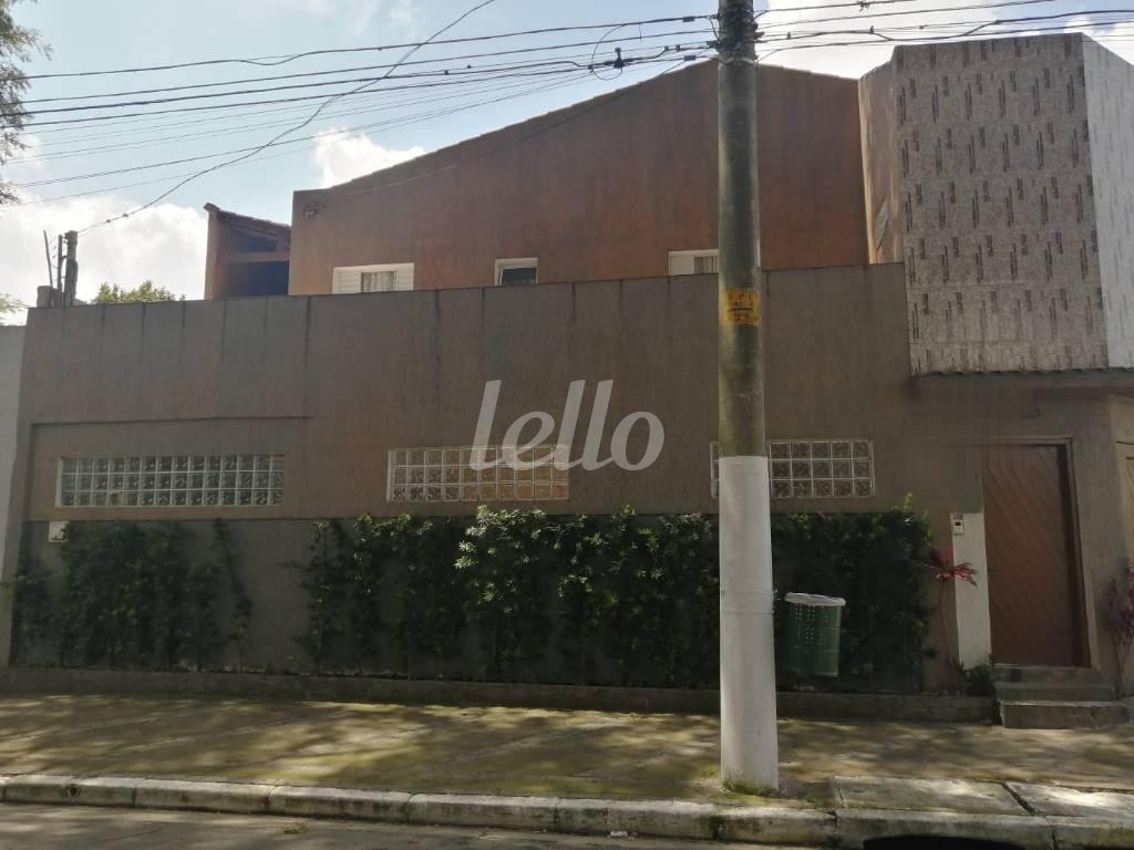 FACHADA de Casa à venda, sobrado com 216 m², 3 quartos e 4 vagas em Quinta da Paineira - São Paulo