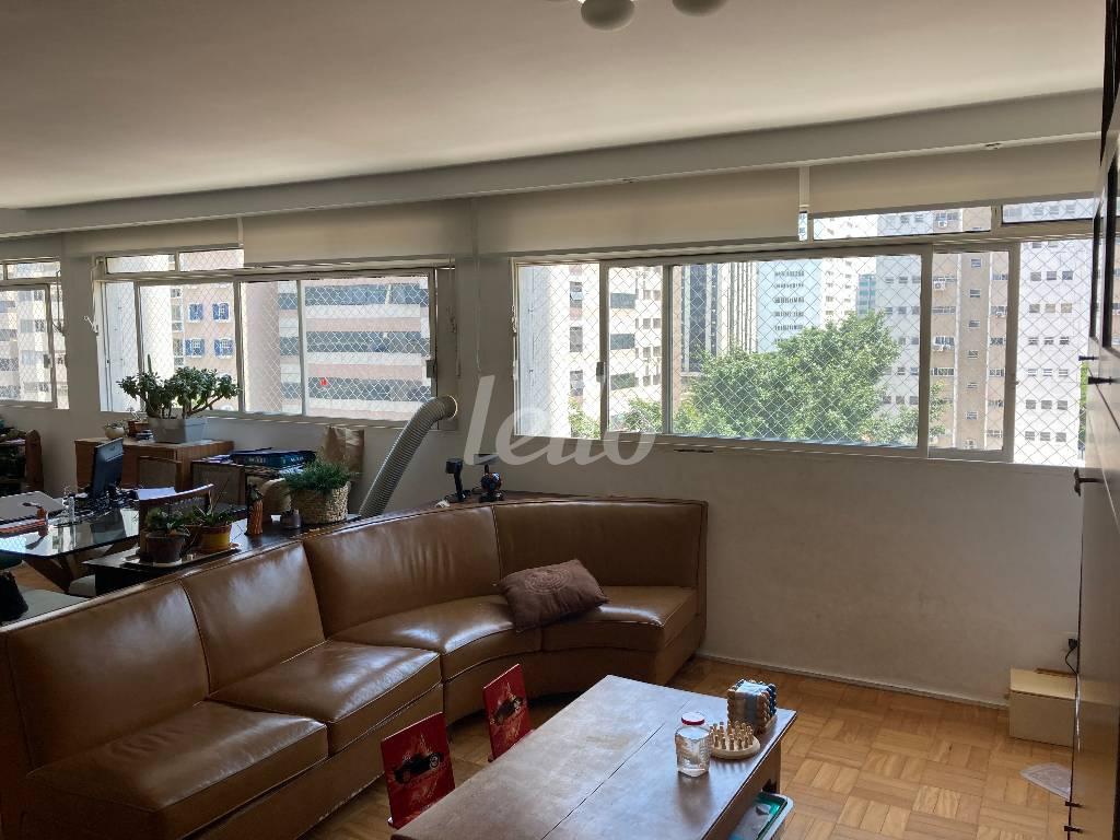 SALA de Apartamento à venda, Padrão com 130 m², 3 quartos e 1 vaga em Itaim Bibi - São Paulo