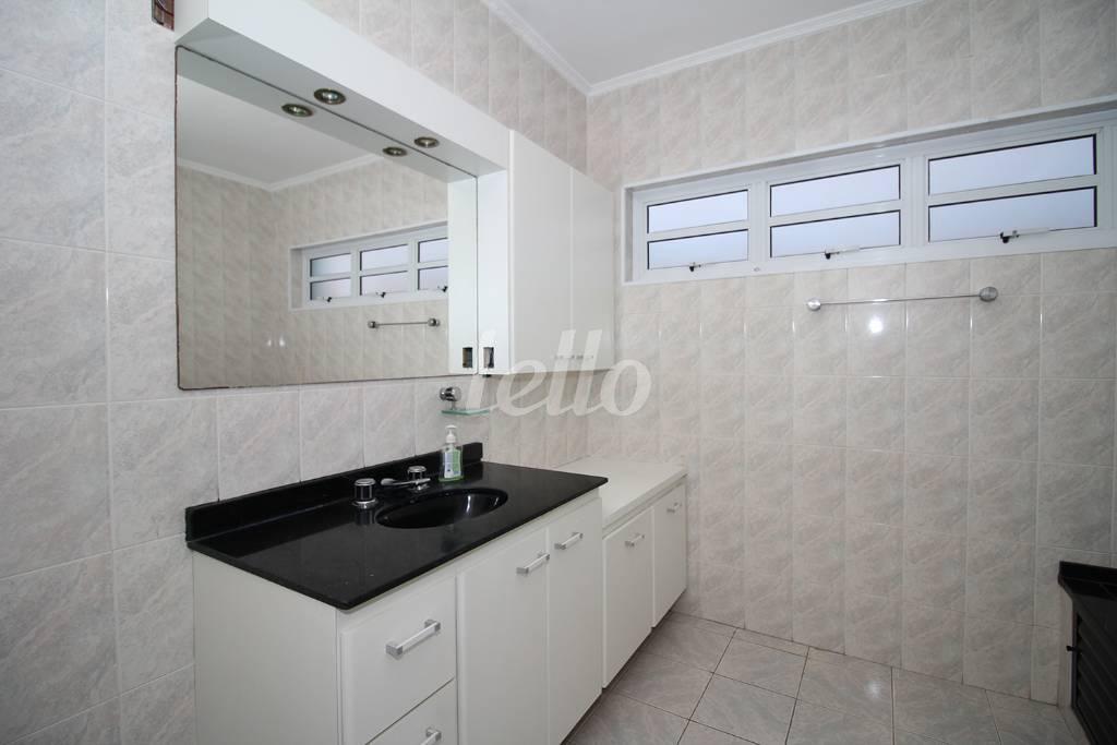 BANHEIRO SOCIAL de Casa para alugar, sobrado com 240 m², 3 quartos e 3 vagas em Tatuapé - São Paulo
