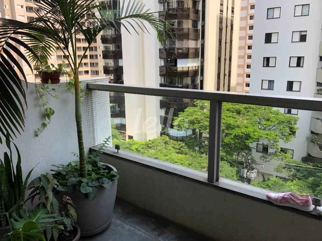 SACADA de Apartamento à venda, Padrão com 190 m², 3 quartos e 2 vagas em Vila Uberabinha - São Paulo