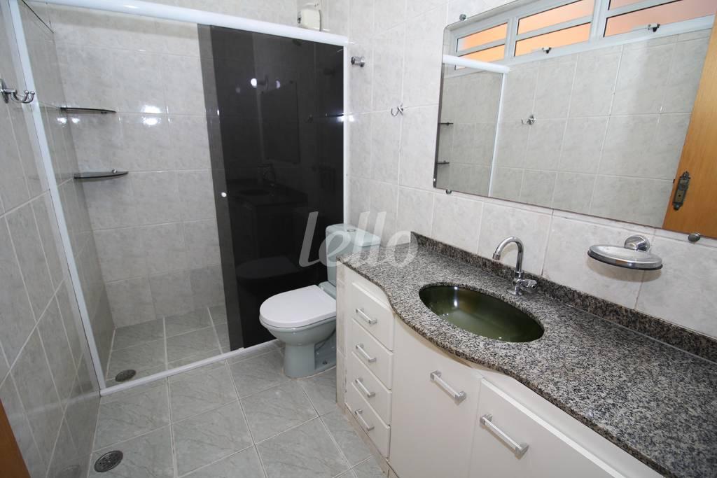 BANHEIRO DA SUÍTE de Casa para alugar, sobrado com 240 m², 3 quartos e 3 vagas em Tatuapé - São Paulo