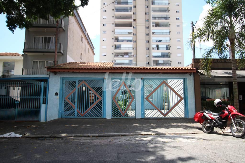 FACHADA de Casa para alugar, sobrado com 240 m², 3 quartos e 3 vagas em Tatuapé - São Paulo