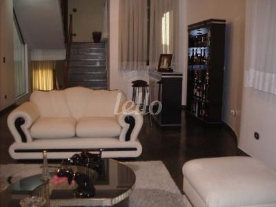 SALA DE VISITA de Casa para alugar, assobradada com 568 m², 4 quartos e 4 vagas em Campestre - Santo André