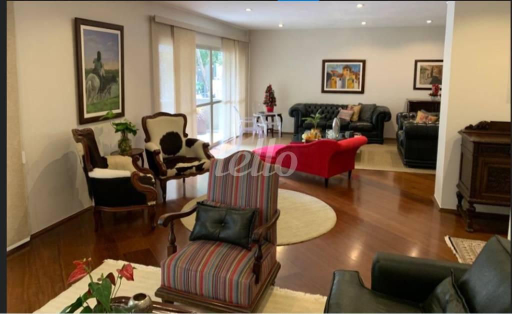 LIVING de Apartamento para alugar, Padrão com 300 m², 4 quartos e 3 vagas em Paraíso - São Paulo