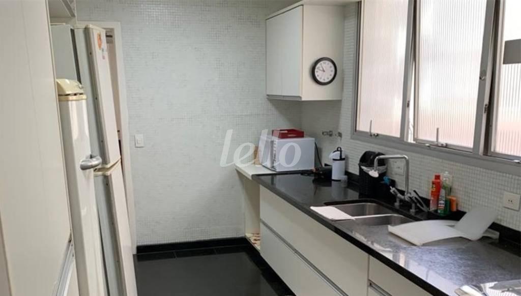 COZINHA de Apartamento para alugar, Padrão com 300 m², 4 quartos e 3 vagas em Paraíso - São Paulo