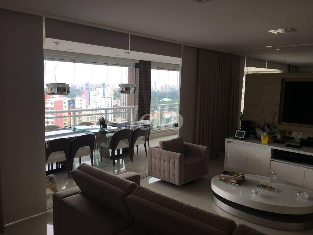 LIVING de Apartamento à venda, Padrão com 171 m², 4 quartos e 3 vagas em Paraíso - São Paulo
