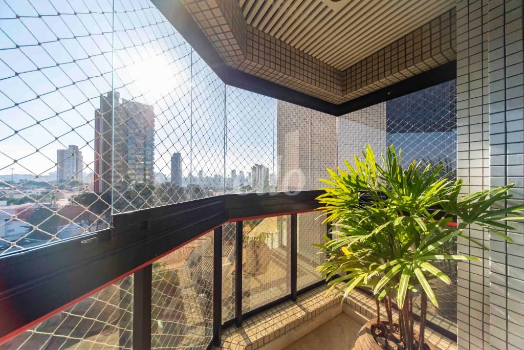 VARANDA DA SUÍTE 2 de Apartamento à venda, Padrão com 458 m², 4 quartos e 4 vagas em Jardim - Santo André
