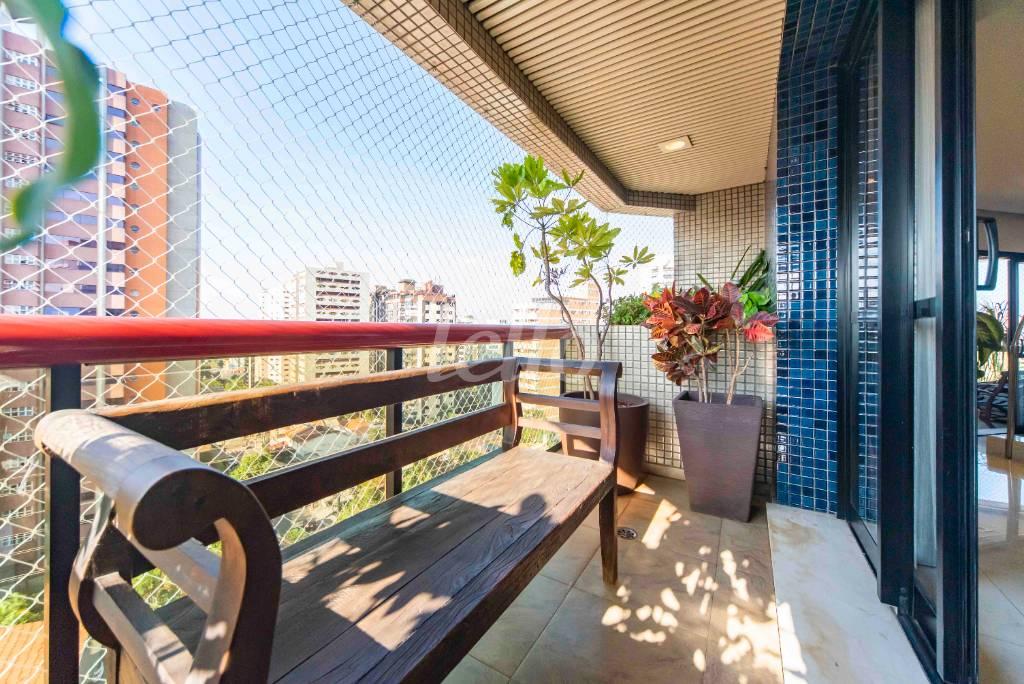VARANDA 2 DA SALA de Apartamento à venda, Padrão com 458 m², 4 quartos e 4 vagas em Jardim - Santo André