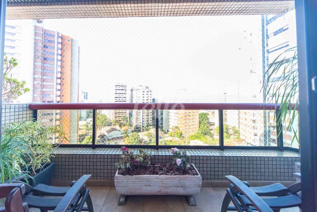 VARANDA 1 DA SALA de Apartamento à venda, Padrão com 458 m², 4 quartos e 4 vagas em Jardim - Santo André