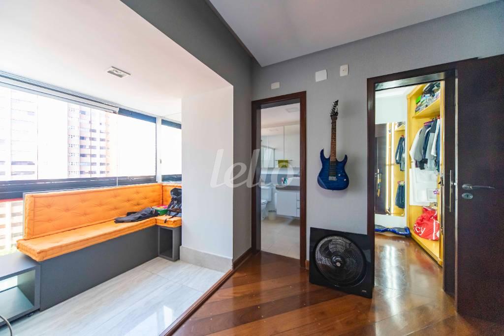 SUÍTE 3 de Apartamento à venda, Padrão com 458 m², 4 quartos e 4 vagas em Jardim - Santo André