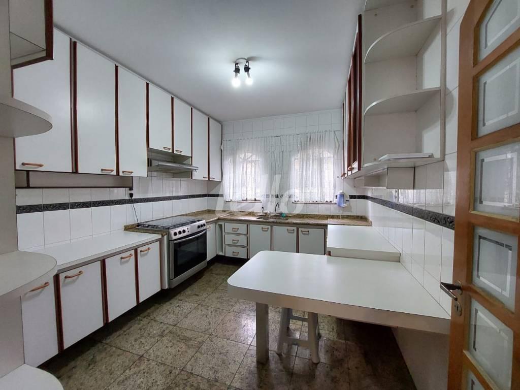 COZINHA de Casa à venda, sobrado com 230 m², 3 quartos e 5 vagas em Vila Mafra - São Paulo