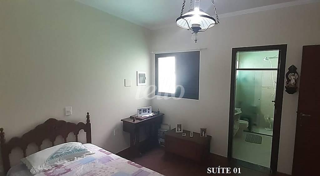 SUÍTE de Casa à venda, assobradada com 240 m², 4 quartos e 6 vagas em Vila Assunção - Santo André