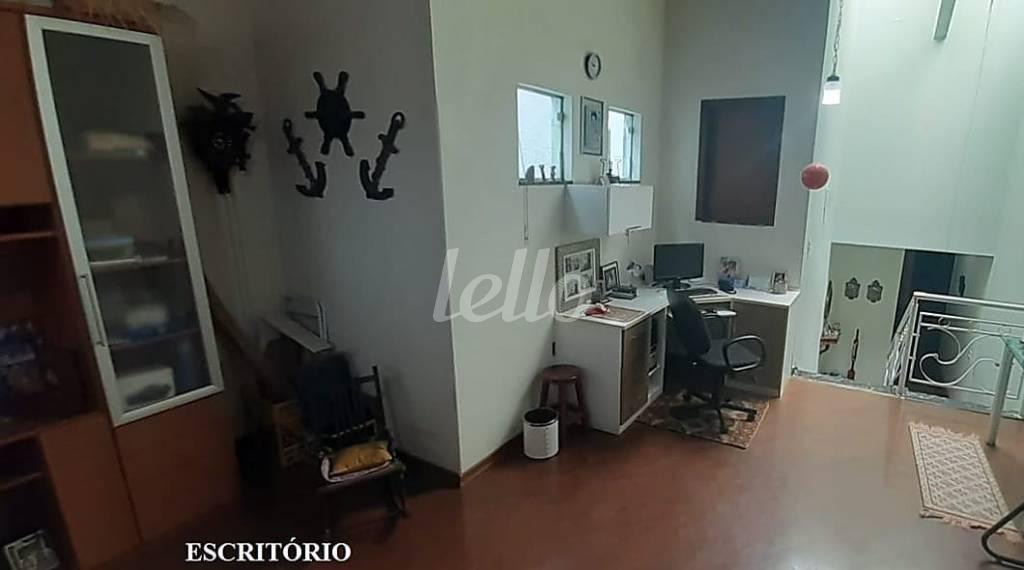 ESCRITÓRIO de Casa à venda, assobradada com 240 m², 4 quartos e 6 vagas em Vila Assunção - Santo André