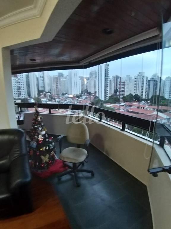 VARANDA de Apartamento à venda, Padrão com 115 m², 3 quartos e 2 vagas em Campo Belo - São Paulo