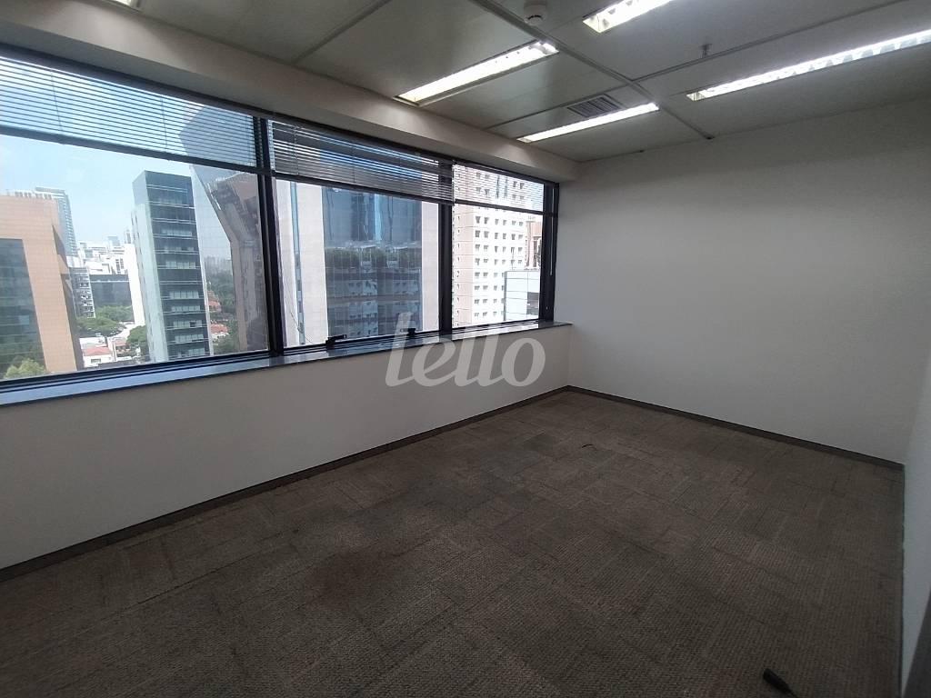 SALA 6 de Sala / Conjunto para alugar, Padrão com 588 m², e 7 vagas em Cidade Monções - São Paulo