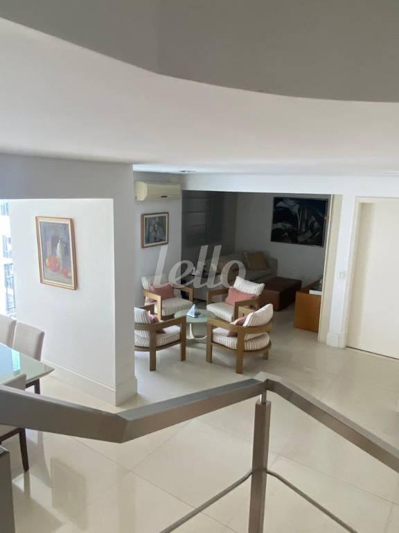 SALA DOIS AMBIENTES de Apartamento à venda, Padrão com 253 m², 3 quartos e 3 vagas em Vila Pompeia - São Paulo