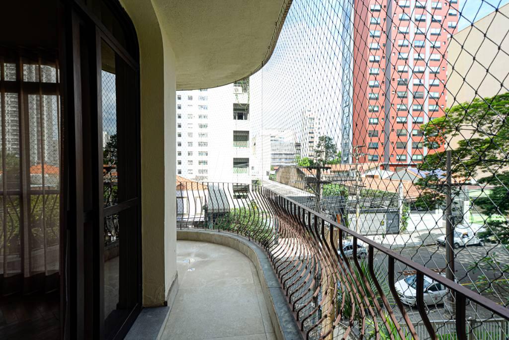VARANDA de Apartamento para alugar, Padrão com 215 m², 4 quartos e 3 vagas em Pinheiros - São Paulo