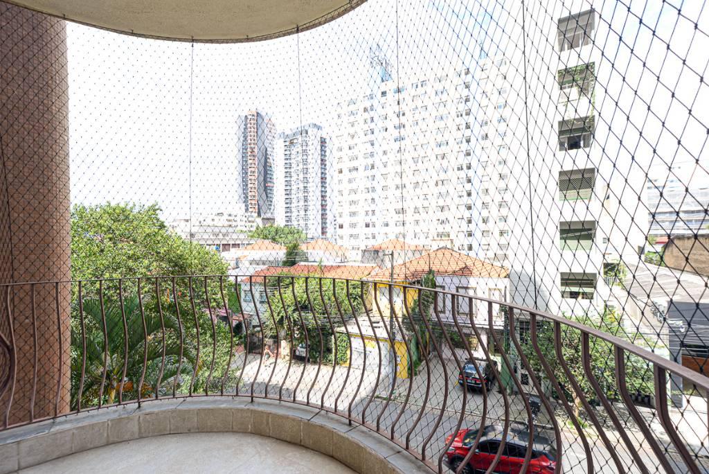 VARANDA de Apartamento para alugar, Padrão com 215 m², 4 quartos e 3 vagas em Pinheiros - São Paulo