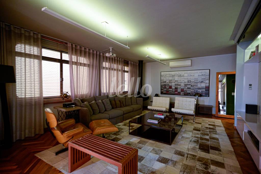 SALA de Apartamento para alugar, Padrão com 215 m², 4 quartos e 3 vagas em Pinheiros - São Paulo