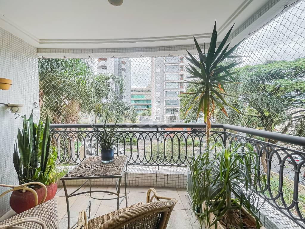 VARANDA de Apartamento à venda, Padrão com 125 m², 3 quartos e 3 vagas em Vila Clementino - São Paulo