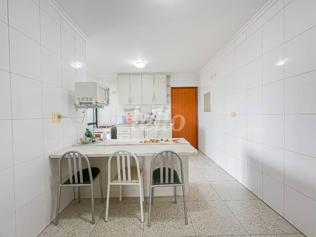 COZINHA de Apartamento à venda, Padrão com 125 m², 3 quartos e 3 vagas em Vila Clementino - São Paulo