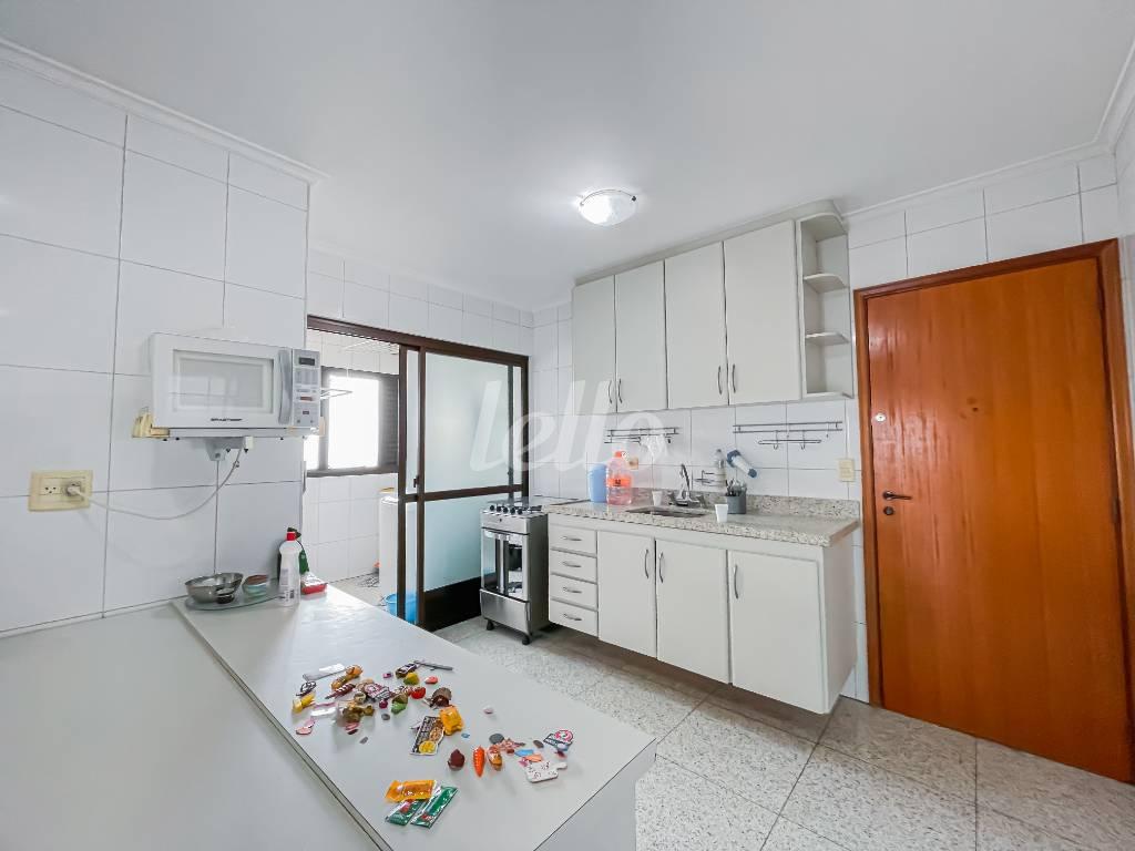 COZINHA de Apartamento à venda, Padrão com 125 m², 3 quartos e 3 vagas em Vila Clementino - São Paulo