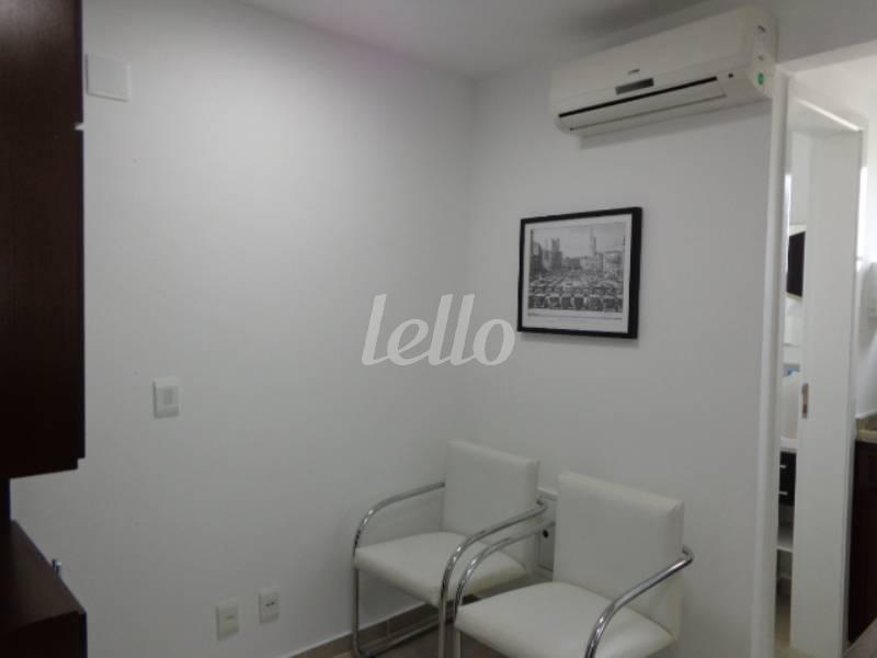 RECEPÇÃO de Sala / Conjunto para alugar, Padrão com 36 m², e 1 vaga em Pinheiros - São Paulo