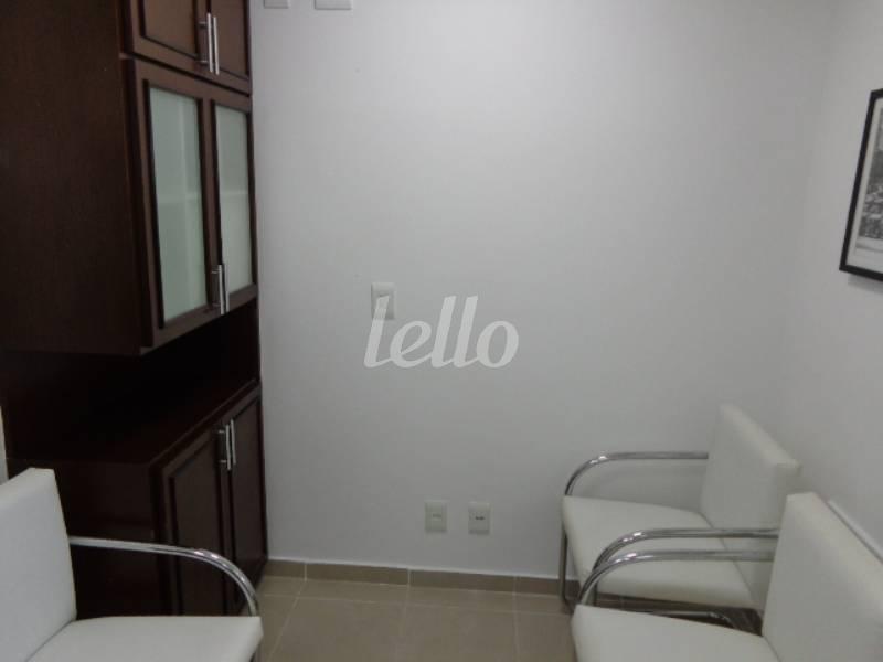 RECEPÇÃO de Sala / Conjunto para alugar, Padrão com 36 m², e 1 vaga em Pinheiros - São Paulo