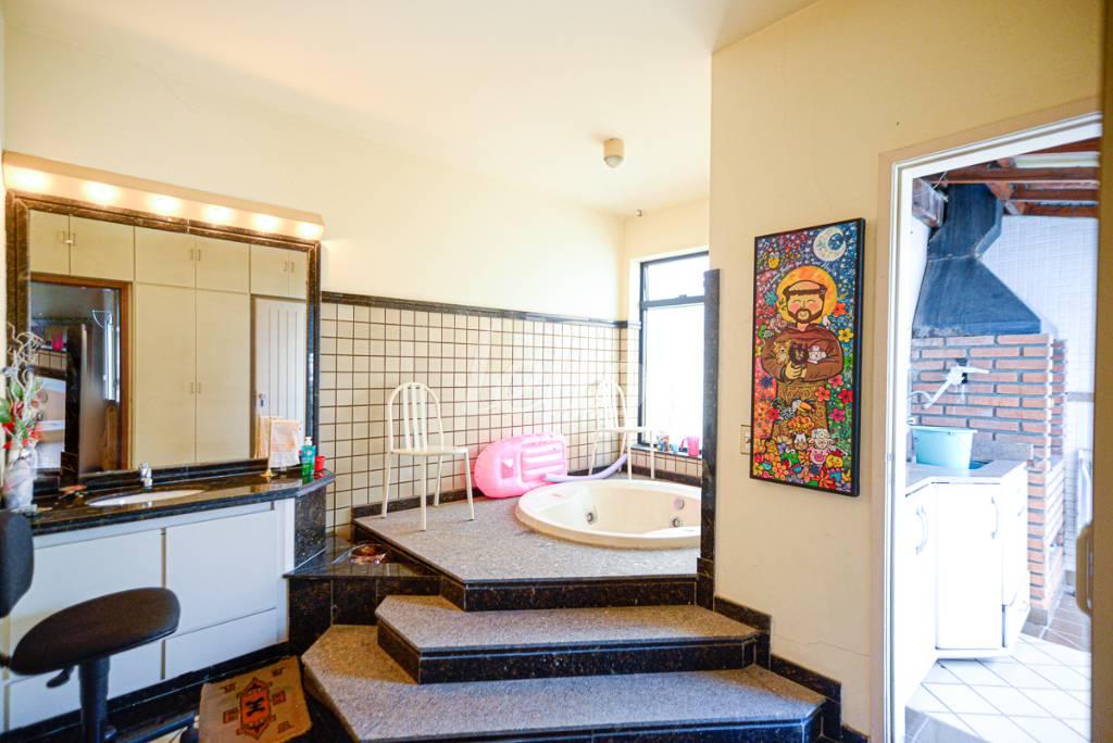 COBERTURA de Apartamento à venda, Padrão com 220 m², 4 quartos e 3 vagas em Vila Mariana - São Paulo