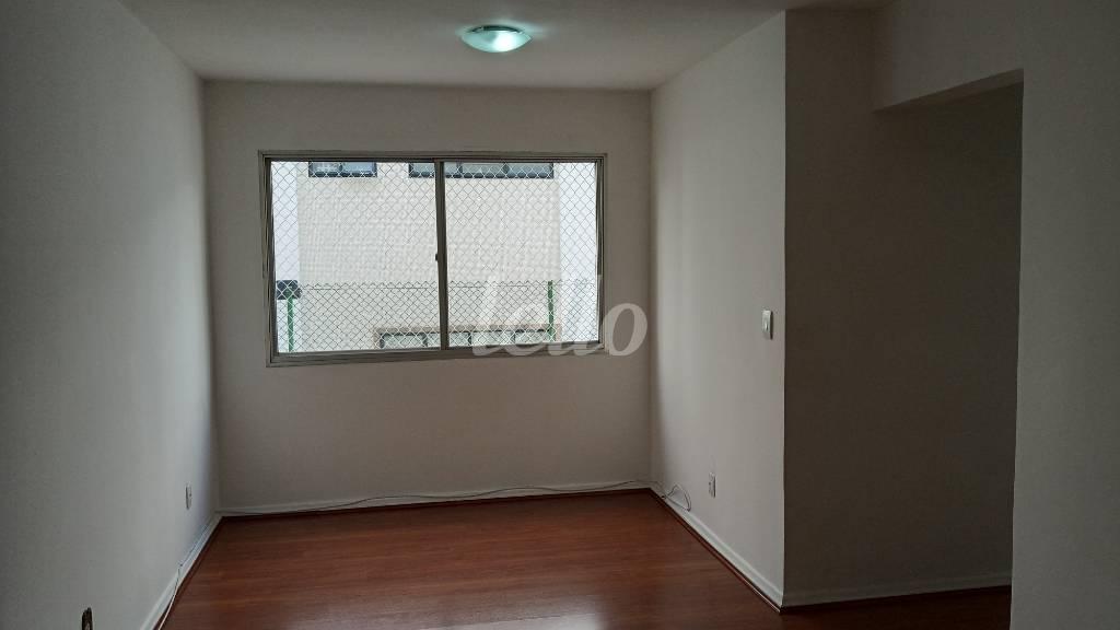 SALA de Apartamento à venda, Padrão com 70 m², 2 quartos e 2 vagas em Vila Uberabinha - São Paulo