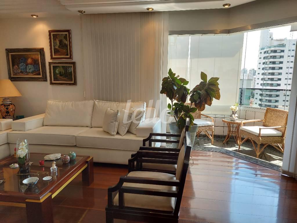 SALA de Apartamento à venda, Padrão com 174 m², 3 quartos e 4 vagas em Água Fria - São Paulo